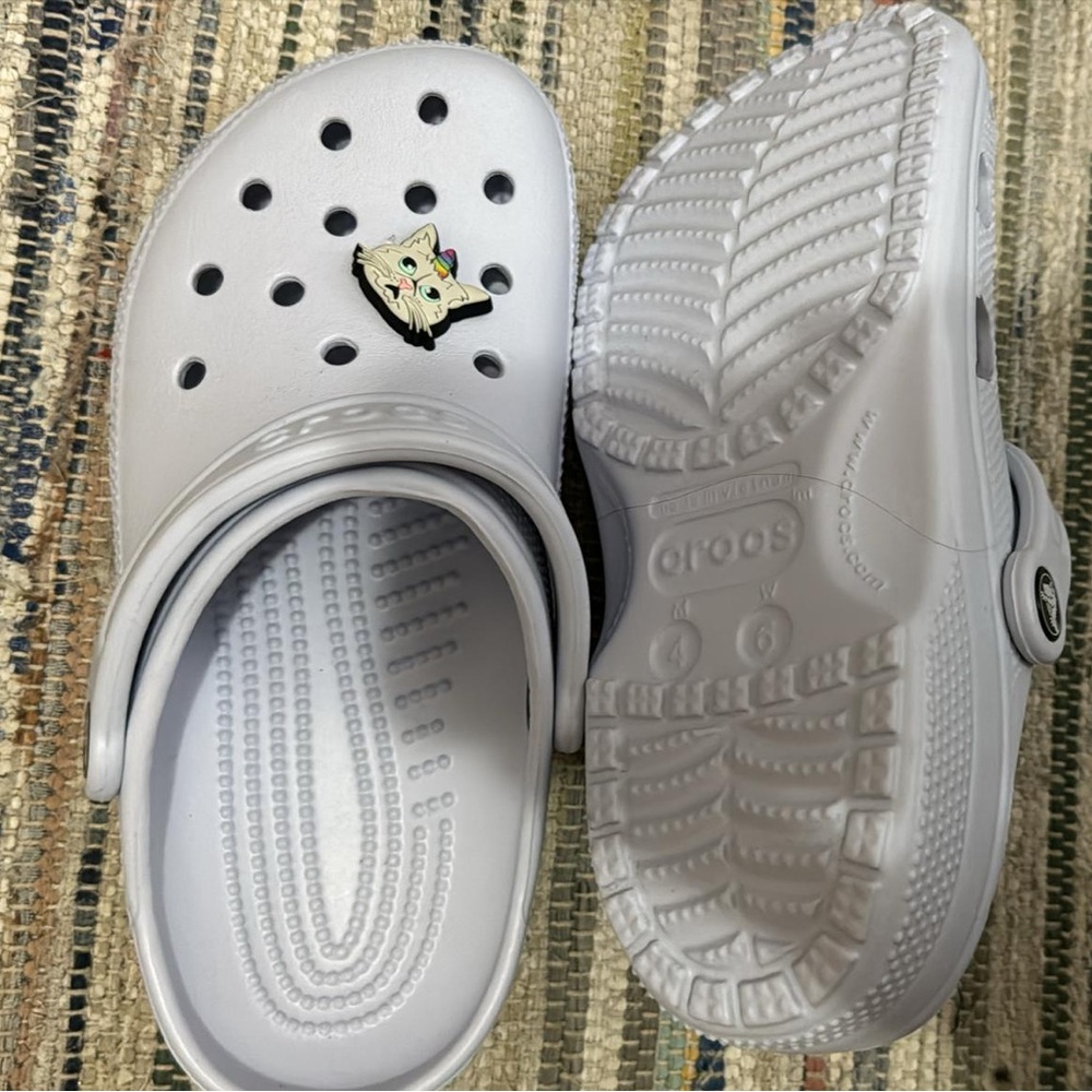 Dream scape Crocs never used with pins